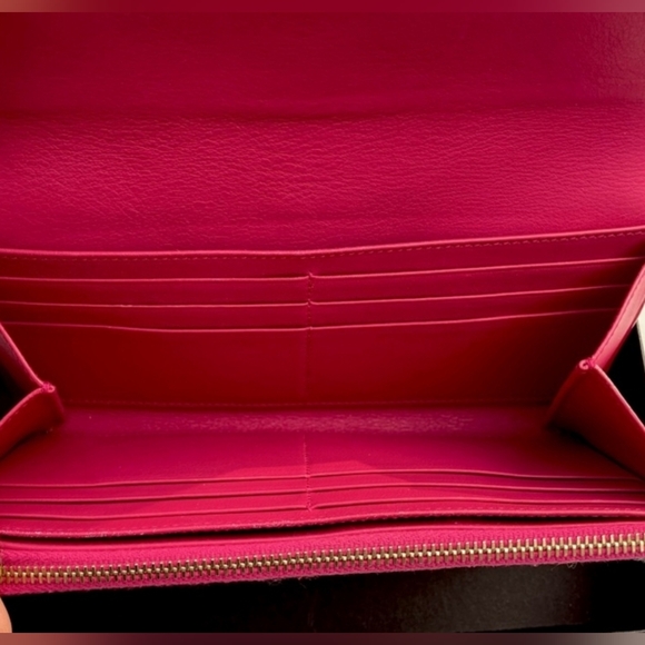 Authentic YSL classic Y wallet - Picture 7 of 12